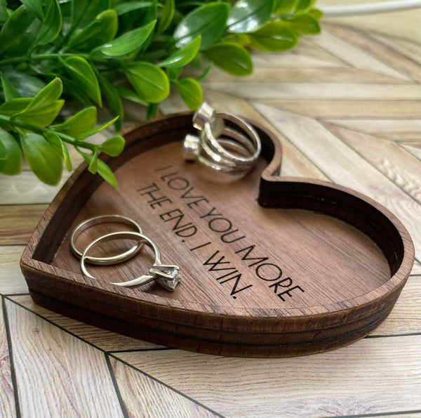 Little love dish - Walnut ring dish